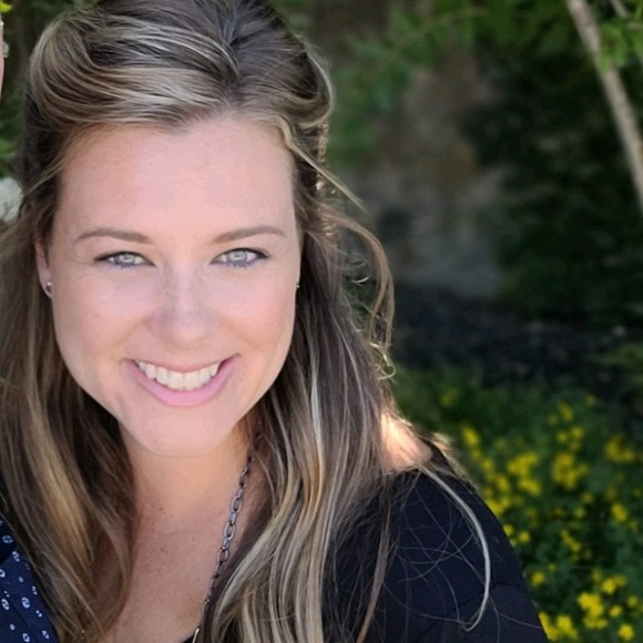 Meet your Posher, Amy - Picture 1 of 1